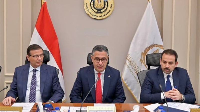 وزير التموين 