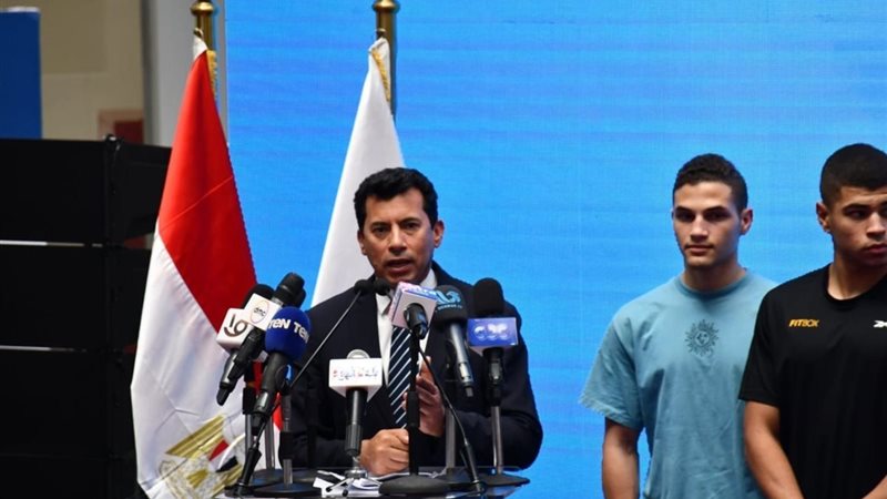 وزير الشباب والرياضة