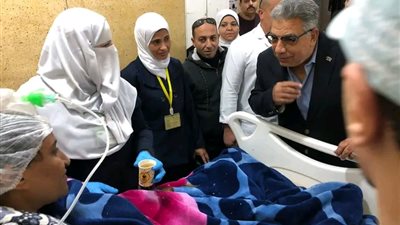 محافظ الدقهلية يطمئن على مصابى حادث السنبلاوين ويعزى أهالى المتوفيين