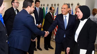 وزير الخارجية يتفقد قطاع التعاون الدولي ويشدد على جذب الاستثمارات