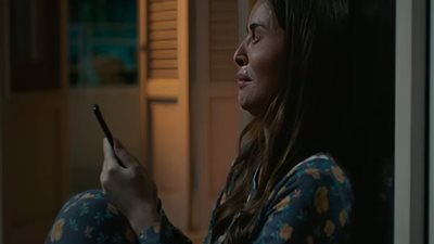 مي سليم تروج لشخصيتهاوفي روج أسود: 