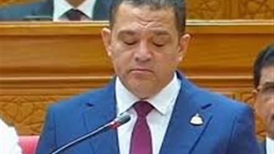 برلماني يطالب بأن تكون الرخصة التجارية لصاحب النشاط وليست للمكان