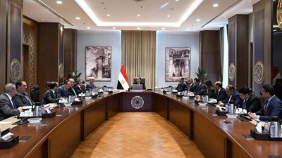 رئيس الوزراء يستعرض التقديرات الأولية لمشروع موازنة العام المالي 2026-2027