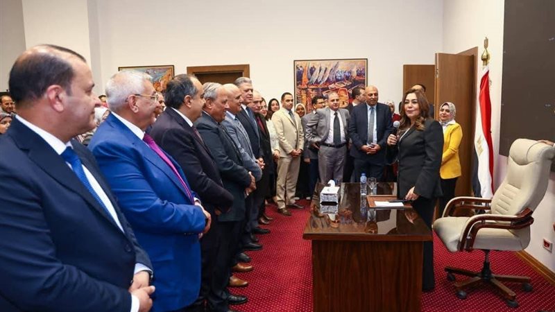 موظفي وزارتي التنمية