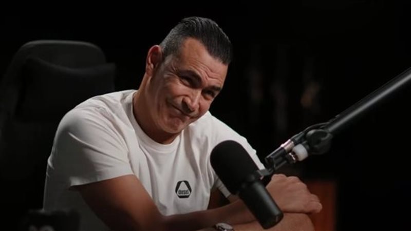 عصام الحضري