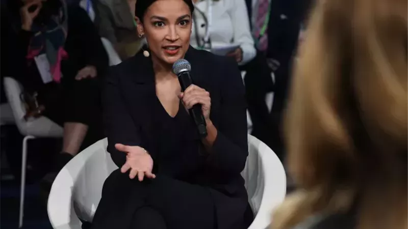 النائبة كورتيز