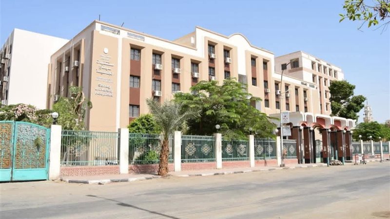 مستشفى سوهاج الجامعى
