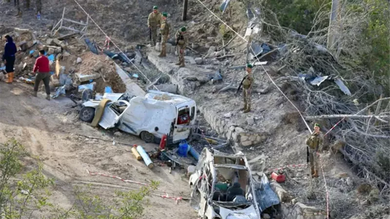 آثار غارة إسرائيلية