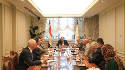 وزير التعليم العالي يتابع تنفيذ اتفاقية إنشاء الفرع الدولي لجامعة رووان في مصر 