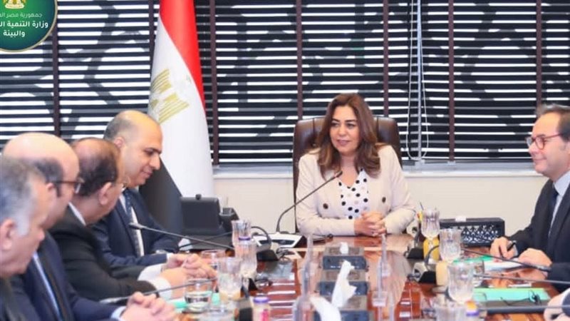 دكتورة منال أثناء