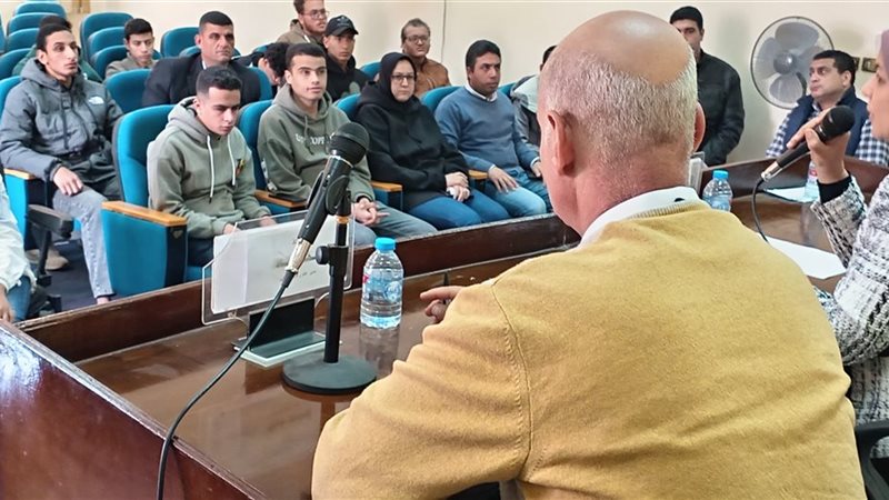 جانب من الندوة 