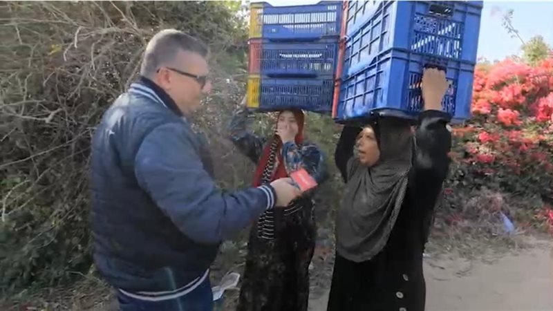 الإعلامي عمرو الليثي