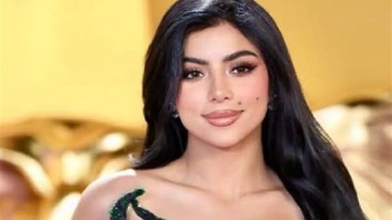 الفنانة كارولين عزمى