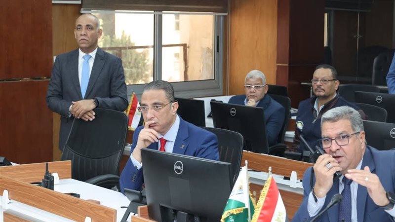 المحافظ من مركز السيطرة