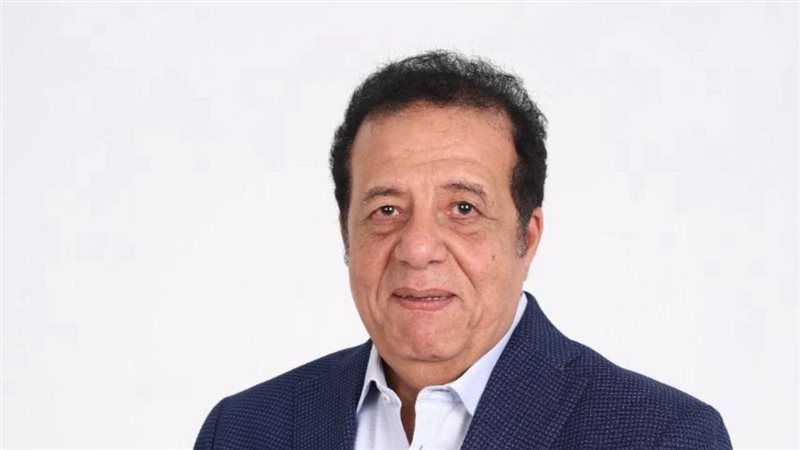 الدكتور عاطف عبد