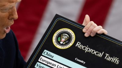 سنغافورة تطلب توضيحات من واشنطن بشأن التعرفة الجديدة بنسبة 15%