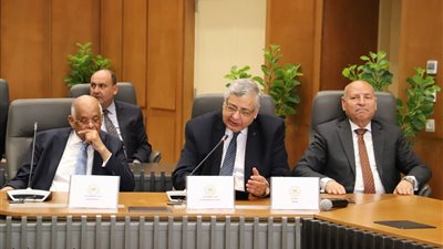 تاج الدين رئيسًا والقليني نائبًا.. تشكيل مجلس أمناء جامعة عين شمس الأهلية