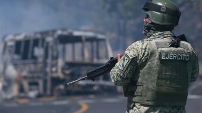 المكسيك تنشر 10 الاف جندي لاحتواء أزمة أوسيجيرا.. وارتفاع عدد القتلى إلى 55