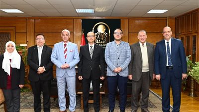 رئيس جامعة أسيوط: نتعامل مع ملف القيادات الإدارية وفق رؤية مؤسسية واضحة