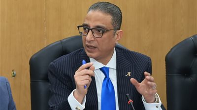 محافظ الجيزة: حسن إدارة الموارد المتاحة يمثل ركيزة أساسية في تطوير الأداء