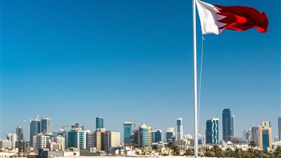 رويترز: سماع دوي انفجارات في البحرين.. والداخلية تطلق صفارات الإنذار