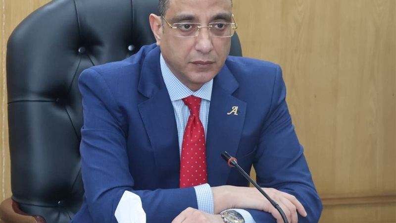 الدكتور أحمد الأنصاري محافظ الجيزة