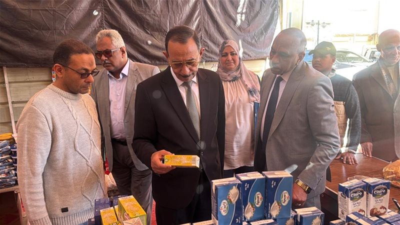 جانب من جولة المحافظ