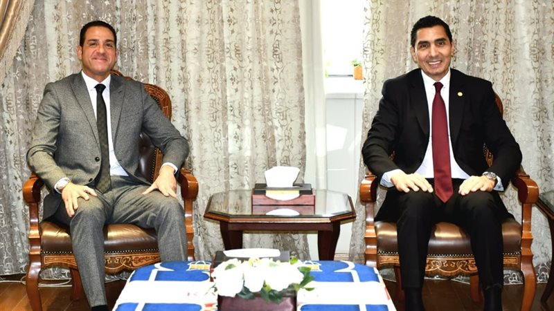 وزير الرياضة يستقبل