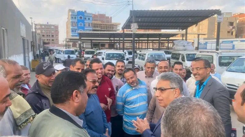 المحافظ: أسبوع واحد لرفع الإشغالات أمام موقف دكرنس 