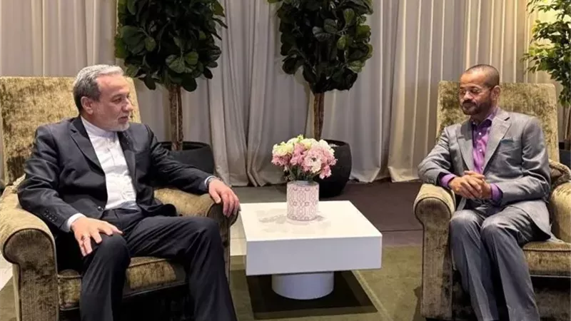  وزير الخارجية الإيراني