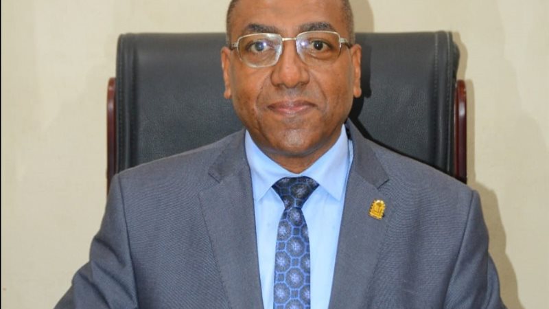 الدكتور عادل عبده