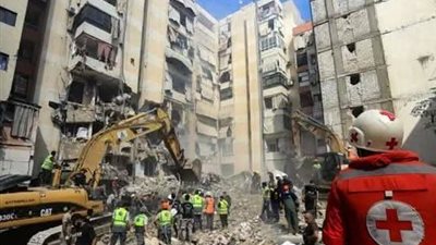 غارات إسرائيلية مكثفة على بيروت وحزب الله يقصف قاعدة رامات دافيد