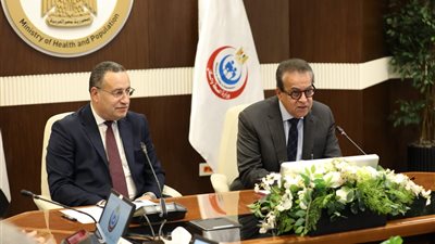 وزيرا الصحة والتعليم العالي يبحثان إدراج المستشفيات الجامعية بمنظومة التأمين الصحي الشامل