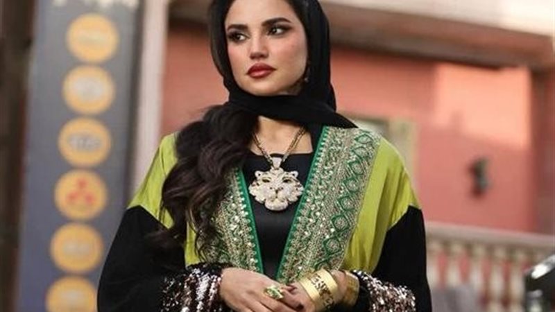  درة تتألق بين نار