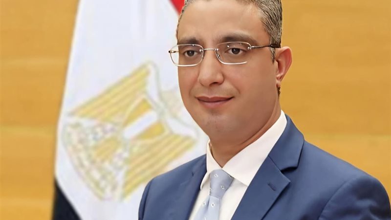 أحمد الأنصاري محافظ