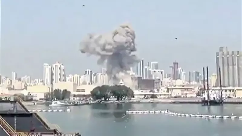 أعمدة الدخان عقب