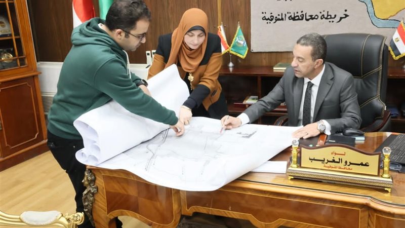 المحافظ اثناء الاعتماد