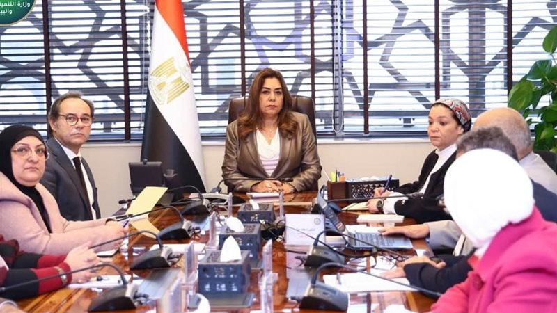  د. منال عوض تطوير