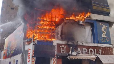 الحماية المدنية تسيطر على حريق بمحل ملابس وأحذية بشارع 23 يوليو بأسيوط 