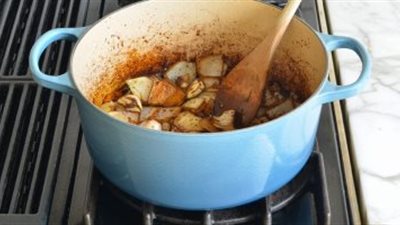 طريقة عمل اللحم بالجزر.. وصفة رمضانية لذيذة لتجديد مائدة الإفطار