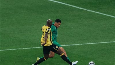 الأهلي يقسو على اتحاد جدة بثلاثية في دوري روشن 