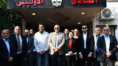 وزير الرياضة ومحافظ الإسكندرية يتفقدان النادي الأولمبي