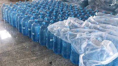 يحوي 600 ألف عبوة مقلدة.. ضبط مصنع مياه غير مرخص بالقليوبية 