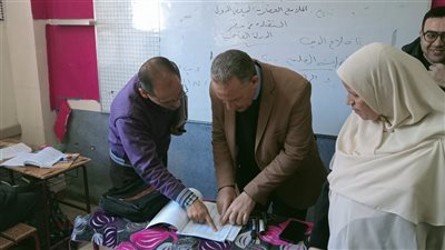 جولة مفاجئة لوكيل تعليم أسيوط لمتابعة الانضباط بمدرستين رسميتين للغات