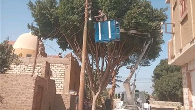  محافظ سوهاج يتابع أعمال الإنارة العامة وترشيد الكهرباء بطهطا