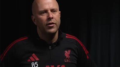 سلوت: أخبروني أنني في فترة انتقالية بعد رحيل كلوب.. ولاعبي الأفضل في العالم