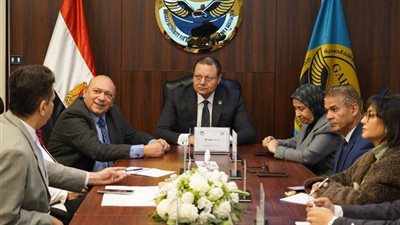 الرقابة والصحة تبدأ إعداد معايير وطنية لتنظيم خدمات مراكز التجميل وعيادات الليزر في مصر