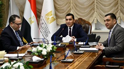 وزير الرياضة يبحث مع المدير الإقليمي وممثل الوكالة الدولية لمكافحة المنشطات في أفريقيا