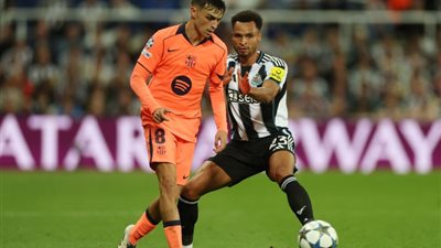 التعادل السلبي يحسم الشوط اﻷول بين برشلونة ونيوكاسل 