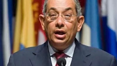 يوسف بطرس.. الفجوة التمويلية والالتزامات الدينية سبب تراجع الجنيه المصري 10% في أسبوع